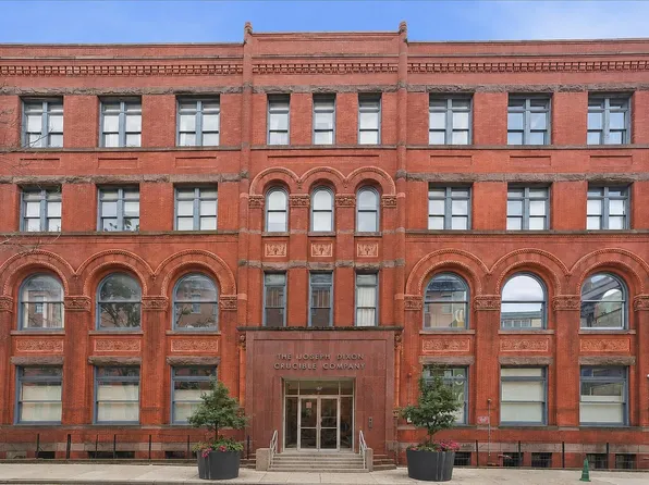 167 Wayne Street image 1 of 25