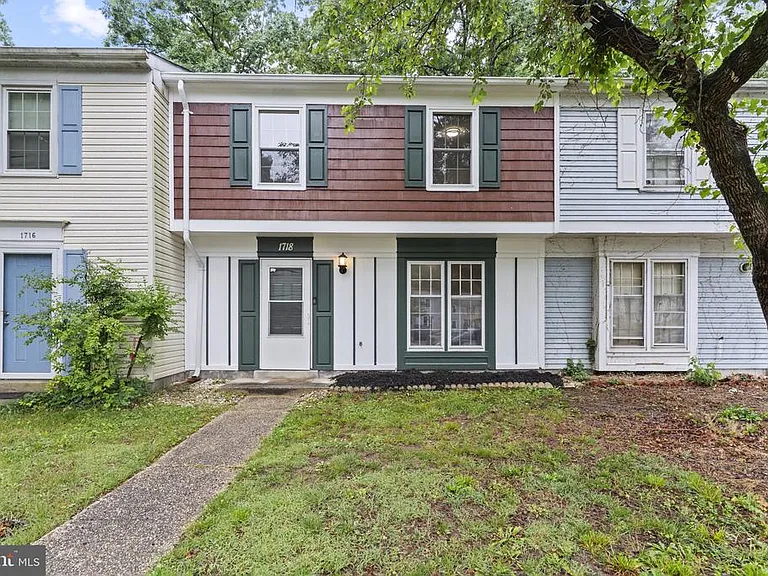 1718 Brightwell Ct — Photo 2