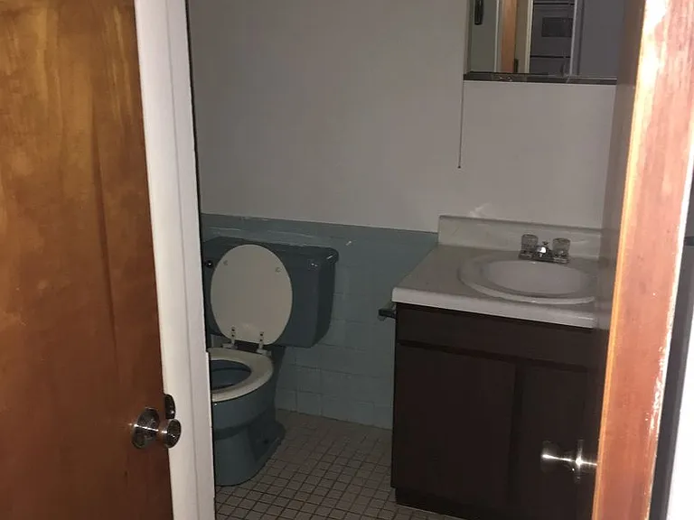 707 Saint Clair Ave — Photo 3