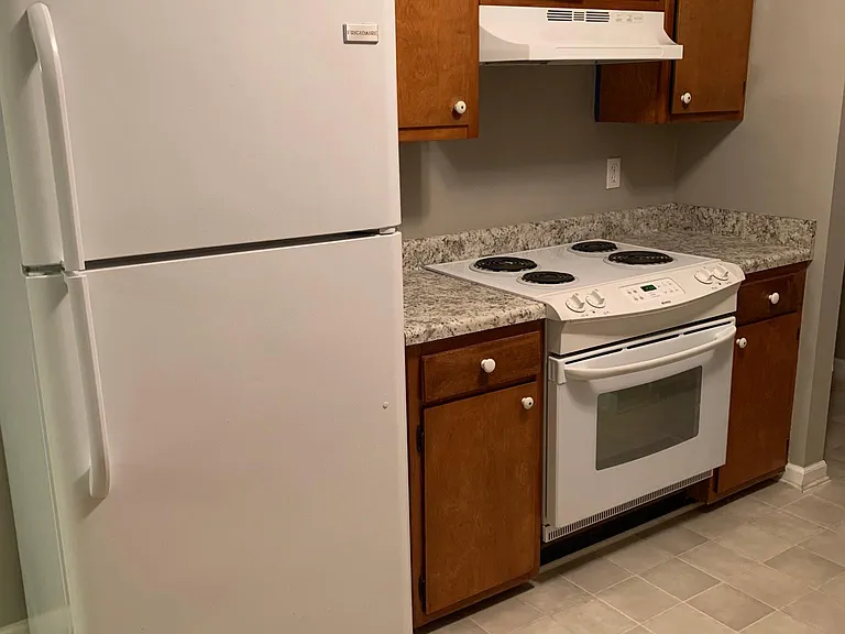 107 Nicholls Dr — Photo 2