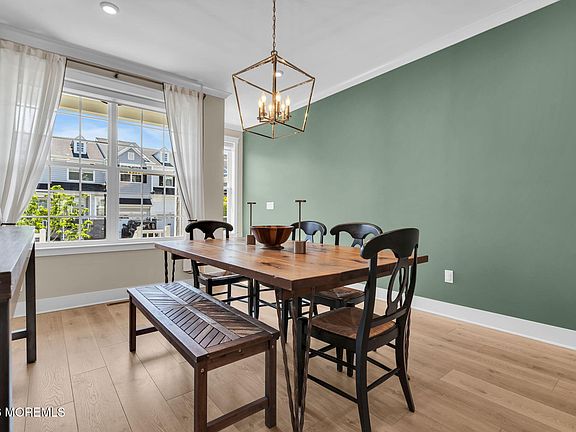 5th image of 3328 Poplar Place