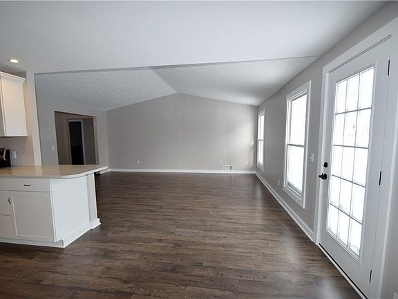 5th image of 8 Lone Oak Cir
