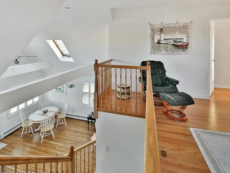 305 Baltimore Ave — Photo 8