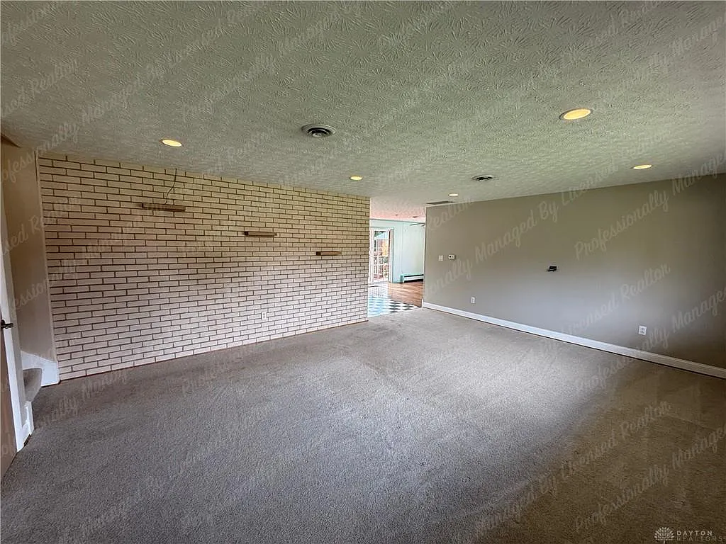 3 bed, 2.5 bath, 1792 sqft, $2,500 — Photo 3