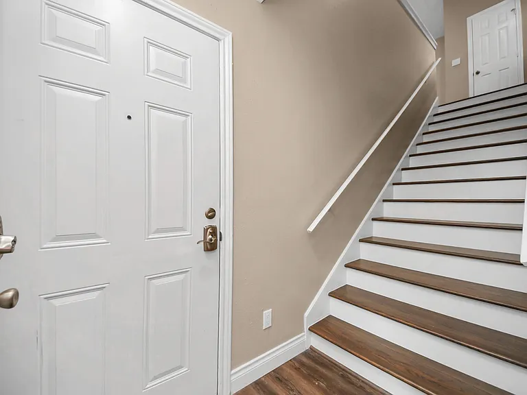 1163 Lovett St — Photo 18