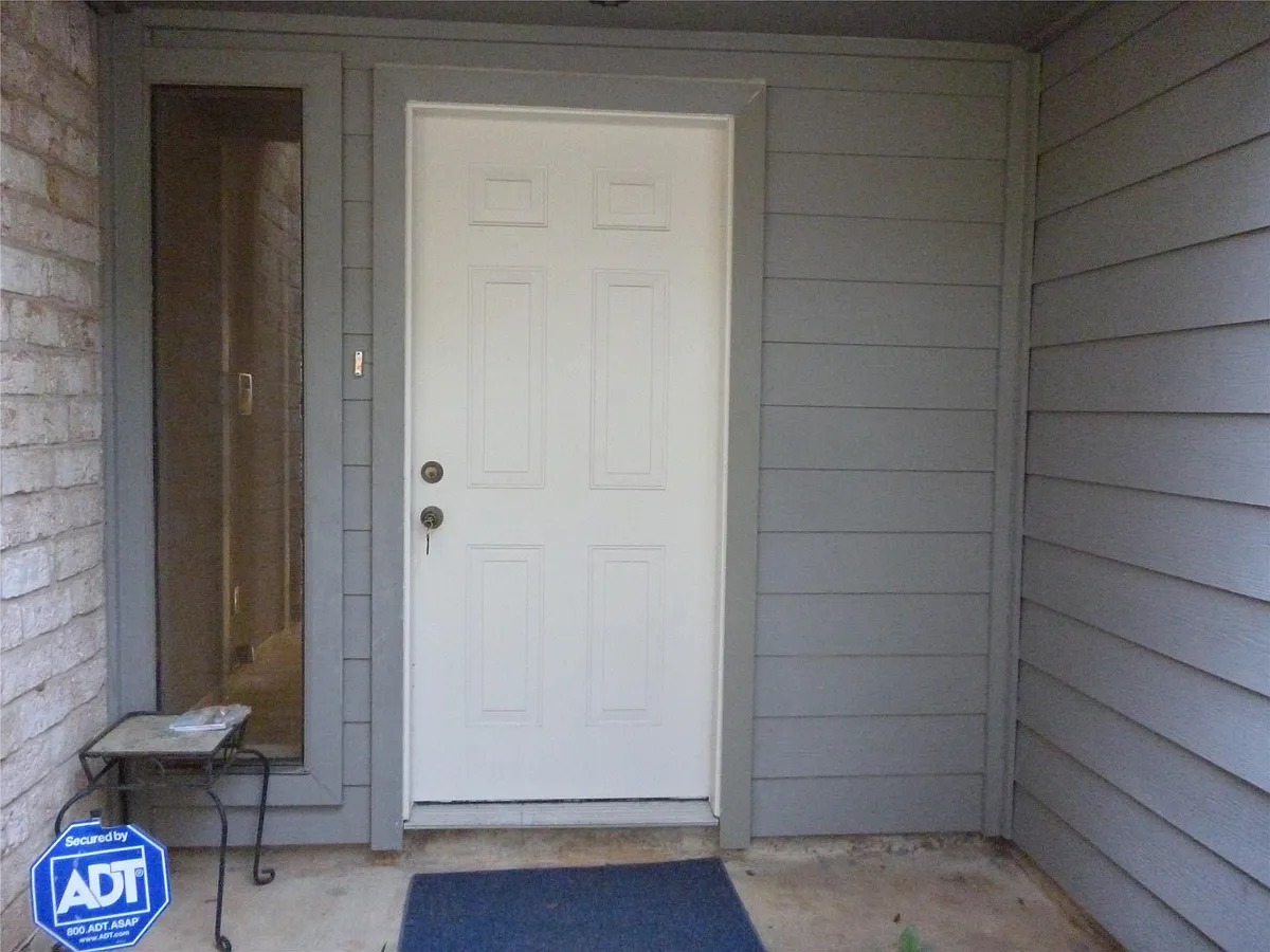 Building Photo - 2822 Mesquite Dr