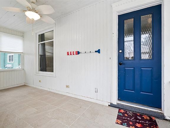 3rd image of 407 State St