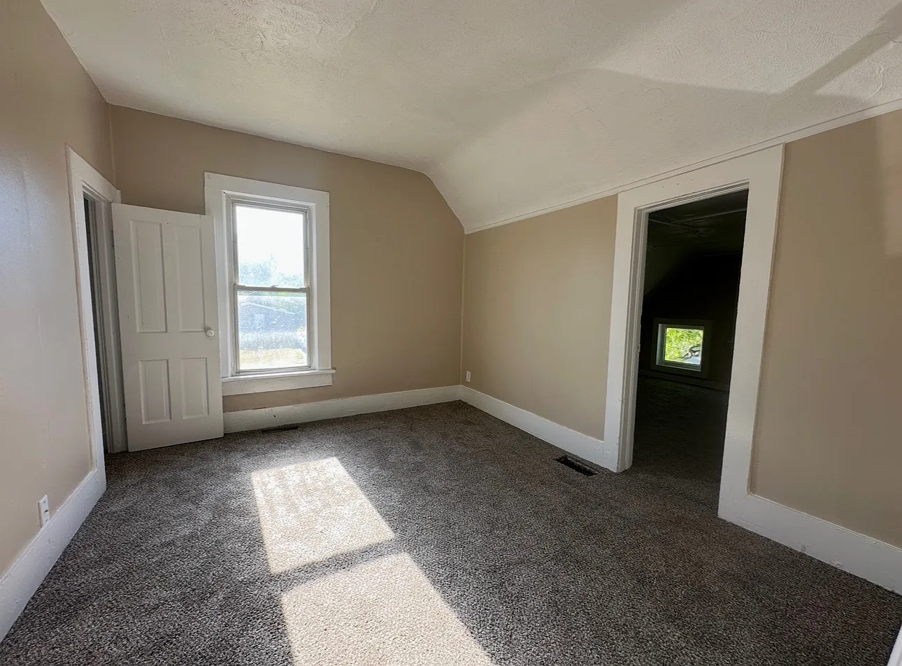 2 bed, 500 sqft, $850 — Photo 1