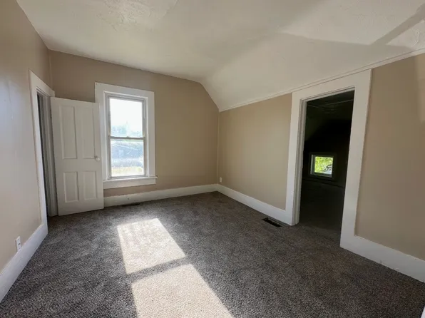 233 E Broadway St APT C, Mishawaka, IN 46545