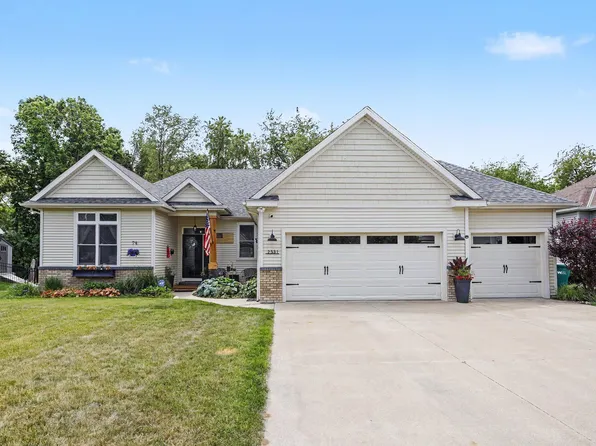 2531 Avalon Woods Dr, Portage, MI 49024