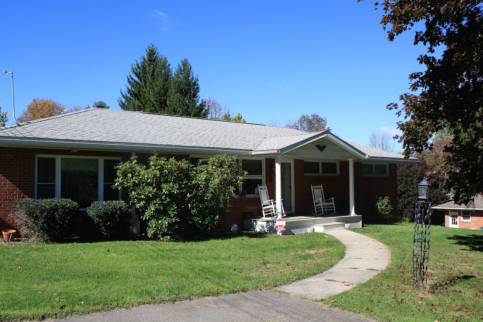 790 Forest Hill Rd photo 1