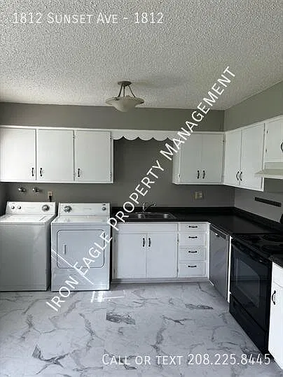 2 bed, 910 sqft, $1,425 — Photo 1