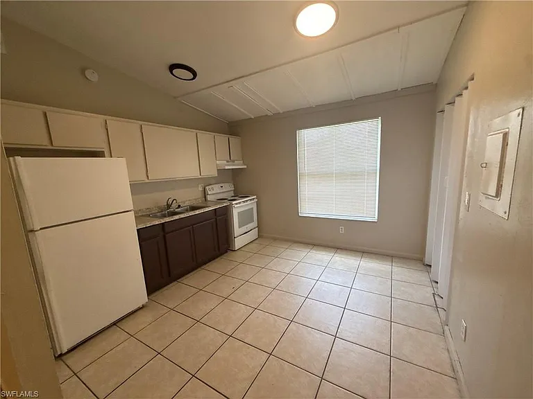3950 Lora St #206 — Photo 2