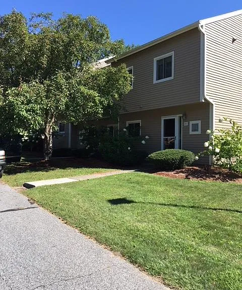 B11 Stonehedge Dr — Photo 2