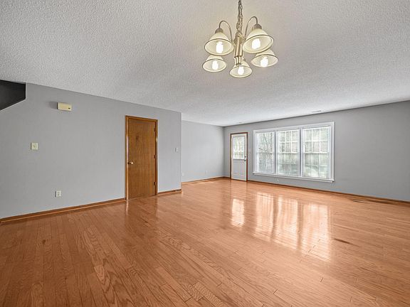 5th image of 36 Georgetown Ct