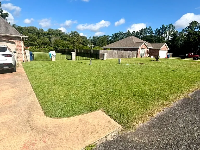 104 W Tyler Ln — Photo 4