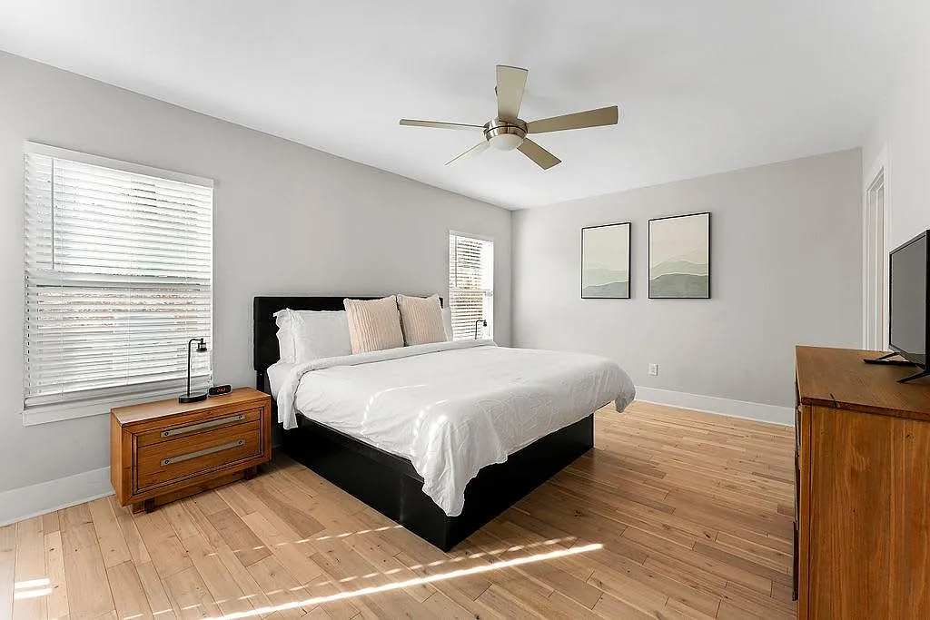 4 bed, 3.5 bath, 3100 sqft, $8,500 — Photo 4