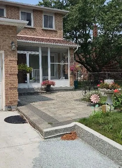 24 Guildwood Dr #BASEMENT — Photo 1