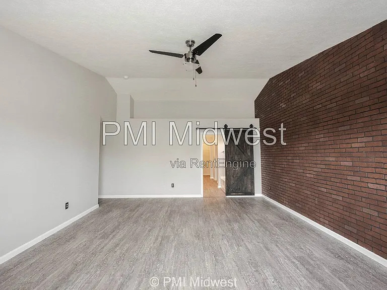 2526 Copper Hill Dr — Photo 34