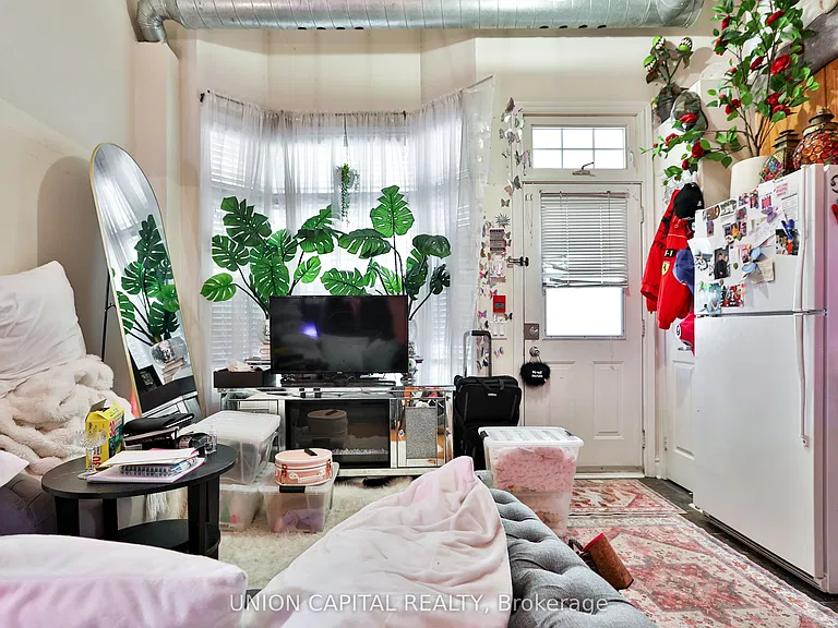 71 McCaul St #143 — Photo 7