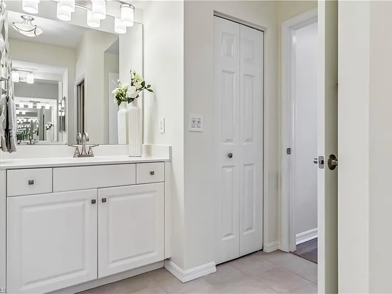 1001 Arbor Lake Dr #101 — Photo 29