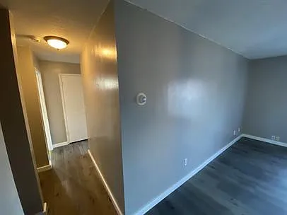 Local 25 Apartments - 25 — Photo 3