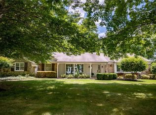 655 Tanglewood Rd, Hermitage, PA 16148