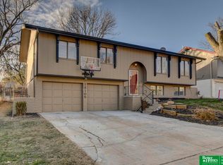 13105 Gertrude St, Omaha, NE 68138