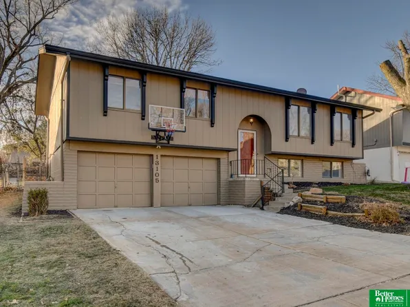 13105 Gertrude St, Omaha, NE 68138