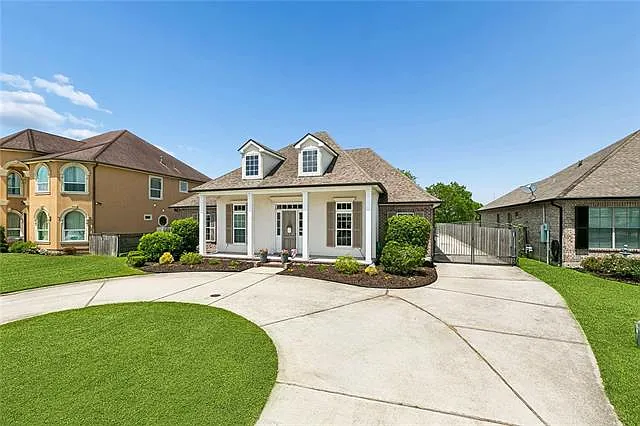 134 Chapel Hill Dr — Photo 2