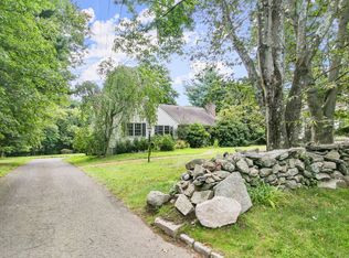 28 Skyview Ln, New Canaan, CT 06840