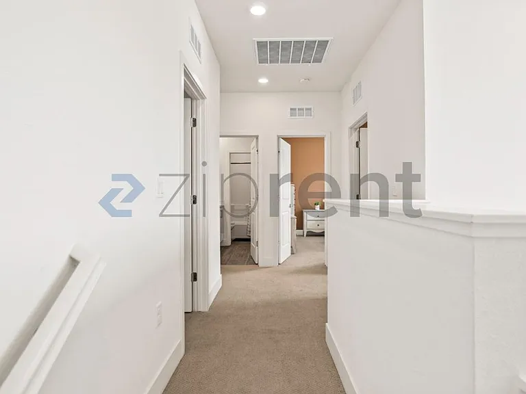 5996 Markham Dr — Photo 20