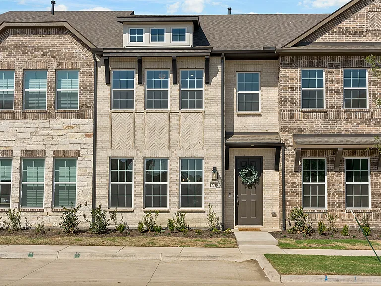 2249 Adena Springs Dr — Photo 26