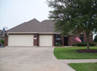 1429 S Bluebonnet Ln, Angleton, TX 77515