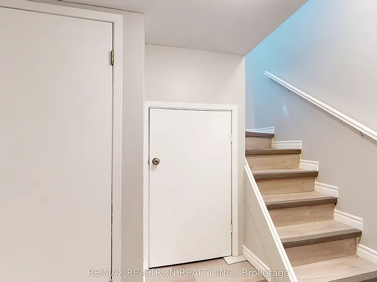 39 Davis Rd #BSMNT — Photo 4