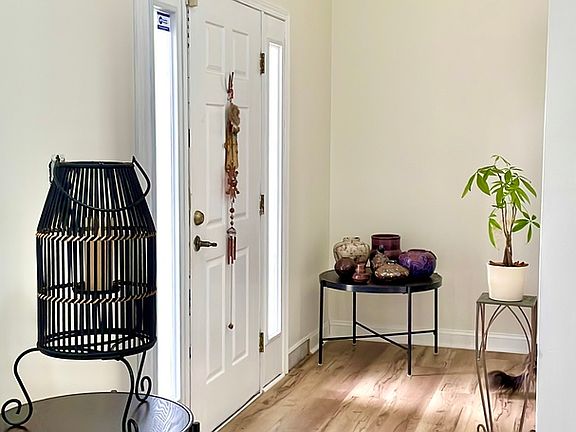 5th image of 120 W Grandin Rd