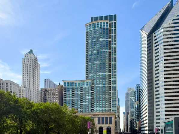 130 N Garland Ct APT 1504, Chicago, IL 60602