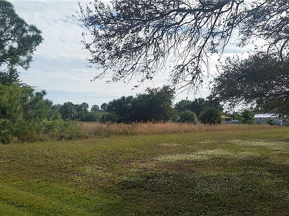 2nd image of 9401 Arnaz Cir