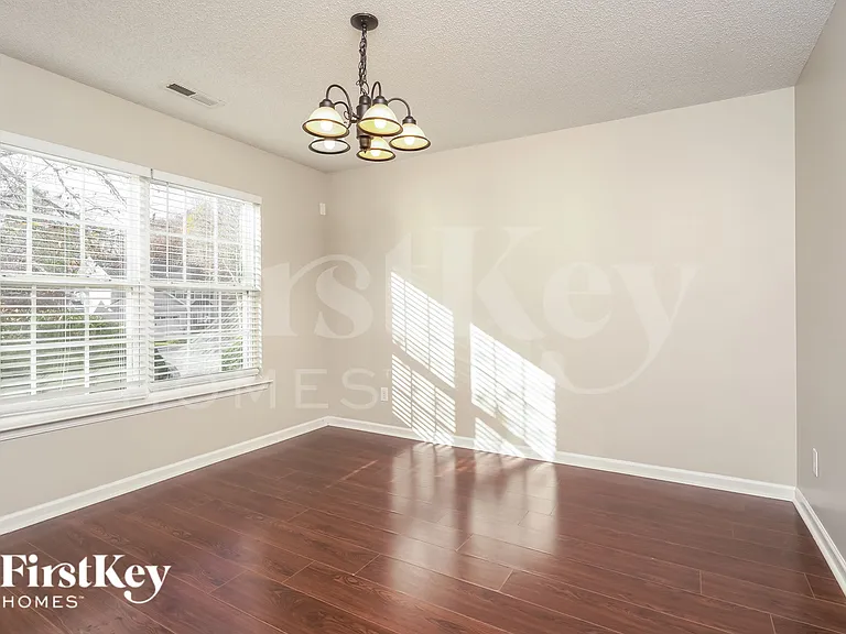 4145 Crestwood Cir — Photo 7