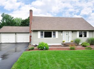 148 Strawberry Ln, Manchester, CT 06040