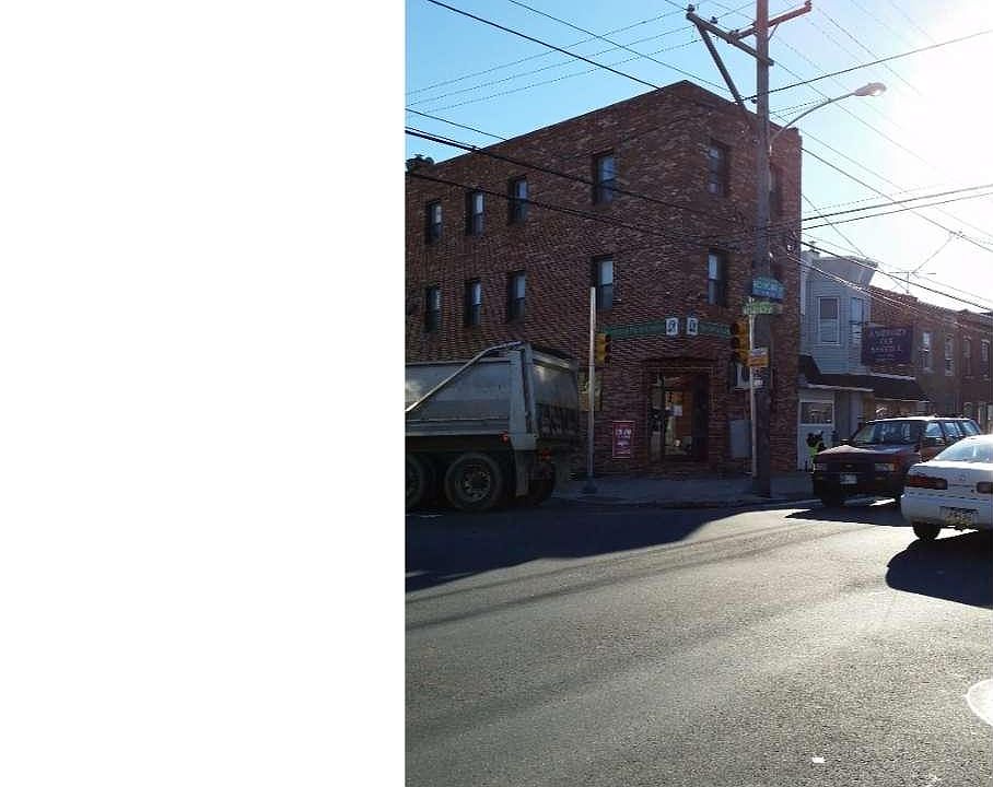 1st image of 3592 Richmond St
