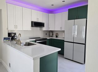 6330 NW 173rd Ln, Hialeah, FL 33015