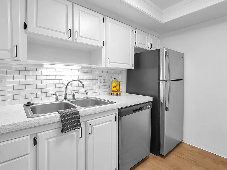 Carnaby Village Townhomes — Photo 14