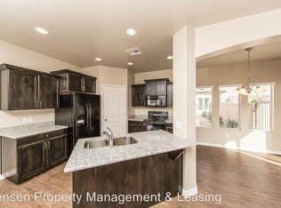 596 E Bluff View Dr, Washington, UT 84780