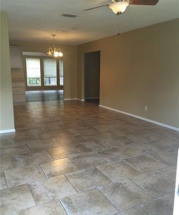 4th image of 321 N Cottonwood Dr