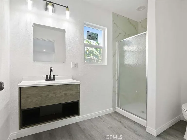 1612 E 7th St #2 — Photo 3