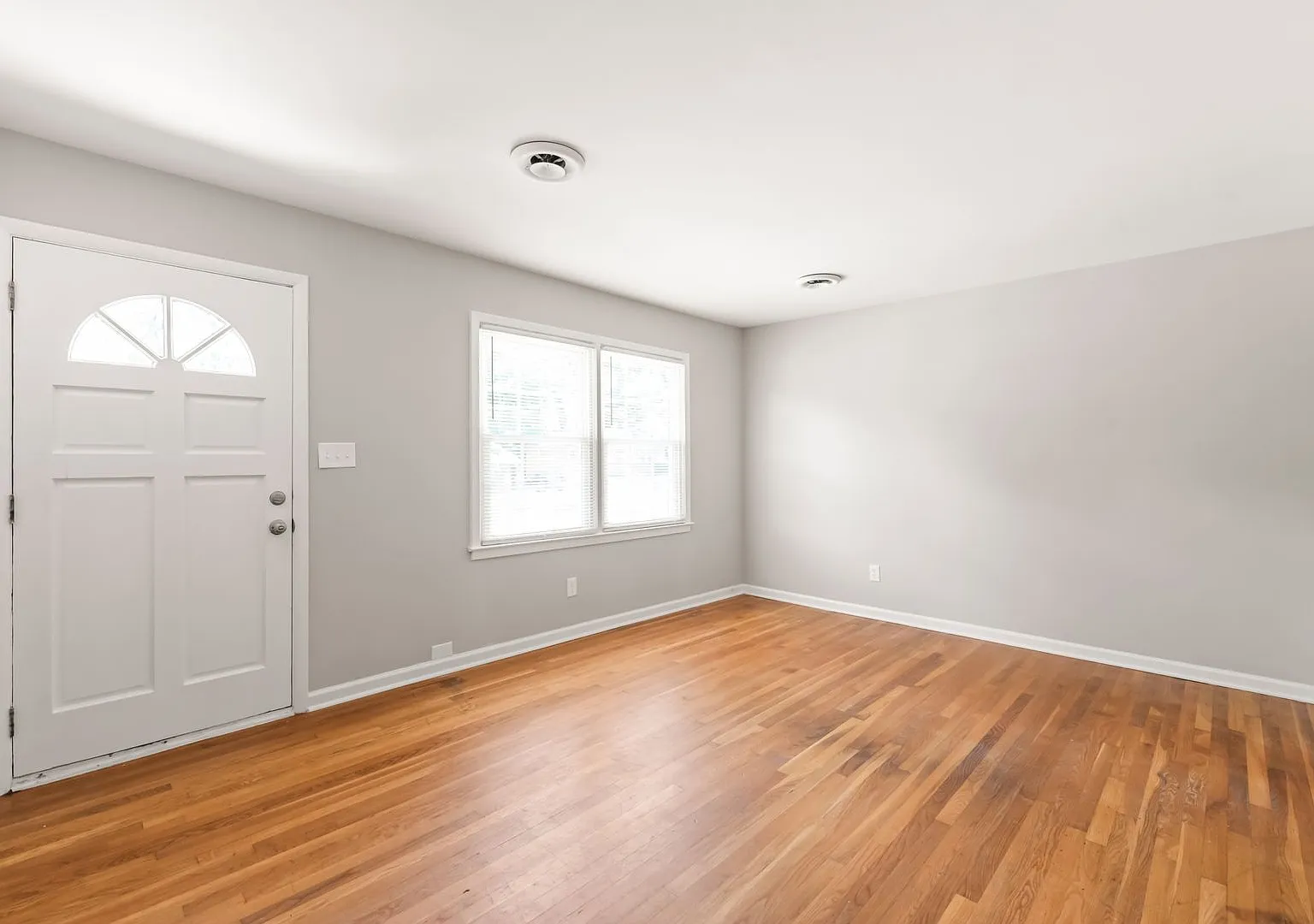 4 Bedroom Ranch w/ Fenced Yard — Photo 4