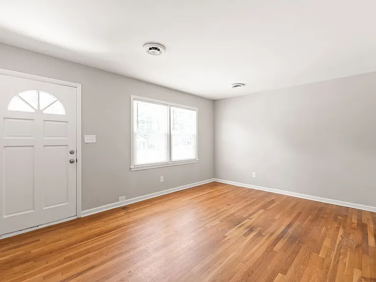 5054 Curtiswood Dr — Photo 4