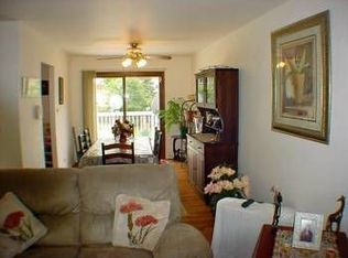 455 Lafayette Ln, Hoffman Estates, IL 60169