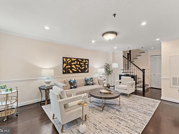 5th image of 1641 International Dr #Townhouse 20